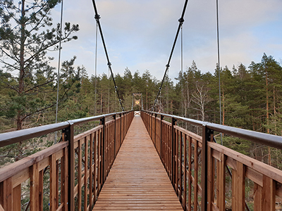 Lapinsalmen uusi silta Repoveden kansallispuistossa. Kuva: Meri-Hilkka Mäkelä, Metsähallitus.