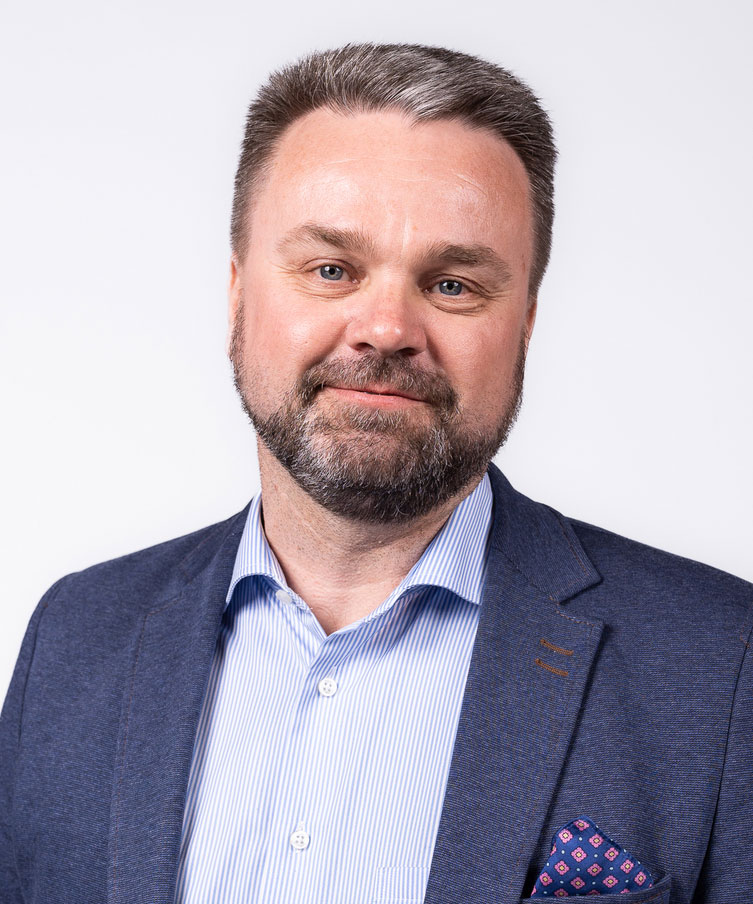 Kasvokuva henkilöstä Pasi Korteniemi.